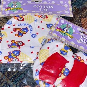 Looney Tunes Cotton Cap and Cotton Booties